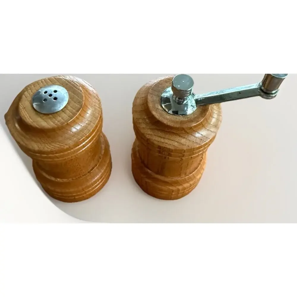 Vintage Olde Thompson Oak Wood Salt Shaker & Pepper Grinder Mill Stainless 4
